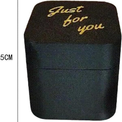 Funny Christmas Prank Gift Box – Creative Middle Finger Gag Toy for Office Desk & Home Decoration